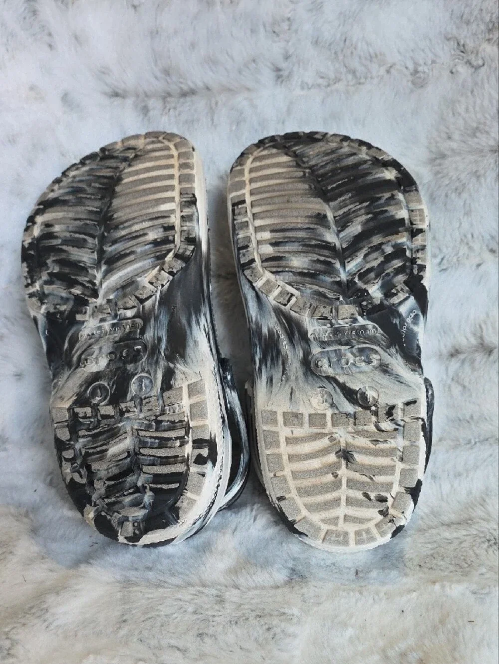 Pre-loved CROCS Kids Black & White Swirl Clogs